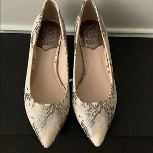 Vince Camuto Shoes with Heels Sz: US 7.5M/ EU 37.5